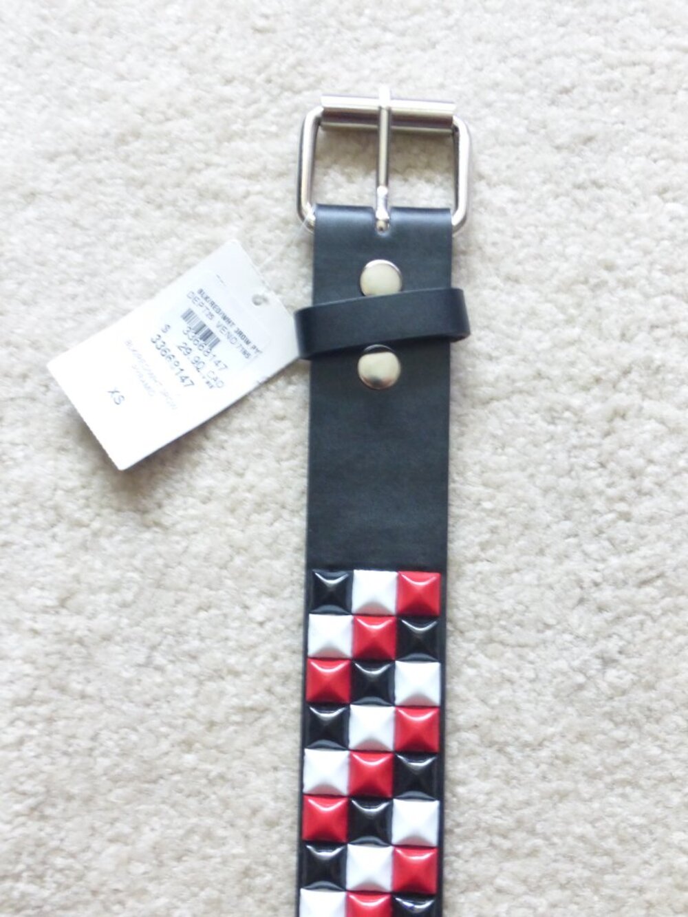 NWT HOT TOPIC kids black, red and white pyramid studded belt size XS - Picture 2 of 14